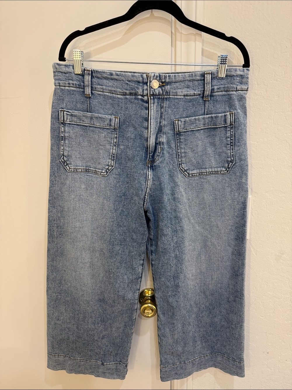 LC Lauren Conrad Light Wash Cropped Straight Jeans